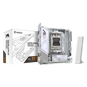 GIGABYTE X870I AORUS PRO ICE Carte mère - Compatible avec les processeurs AMD Ryzen série 9000, VRM 8+2+1 phases, jusqu'à 8400